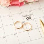 Hochzeitsplanung, Kalender mit Hochzeitsringen
